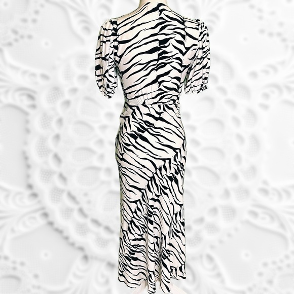 RIXO London ‘Tonya’ V-Neck Tiger Stripe Printed Button Up Flare Dress Size XXS - Picture 9 of 16